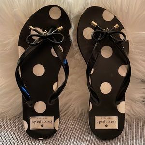 KATE SPADE Black and White Flip Flips Size 5